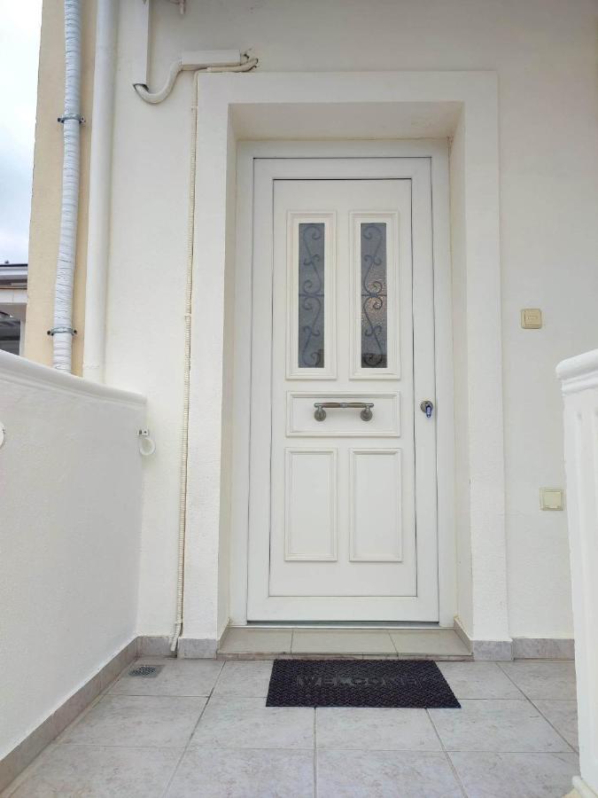 Artemis Luxury Villa Palaiontsiflikion Exterior photo